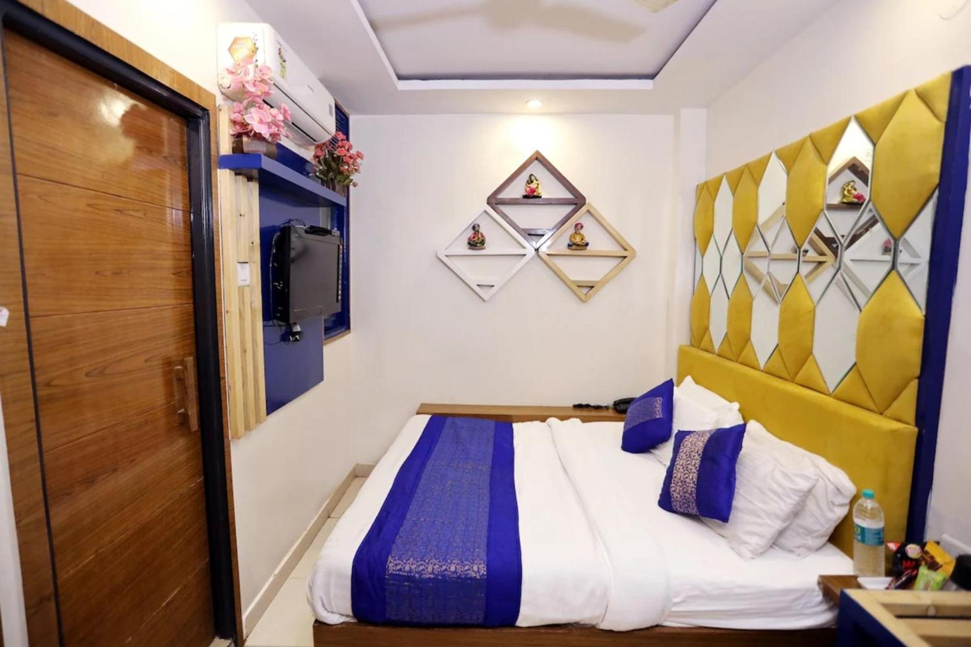Hotel Jai Balag Railway Station 4*