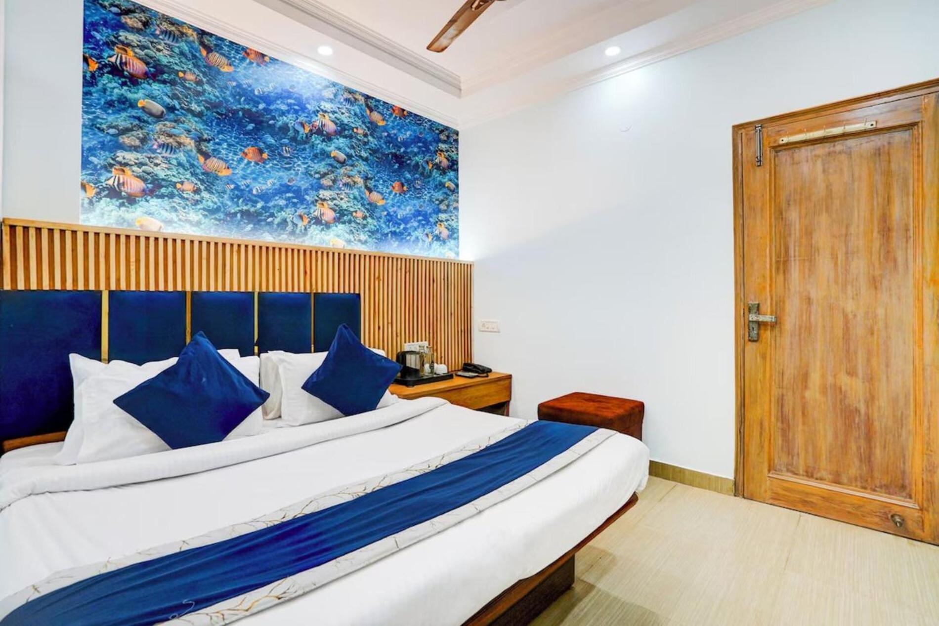 Hotel Jai Balag Railway Station 4*