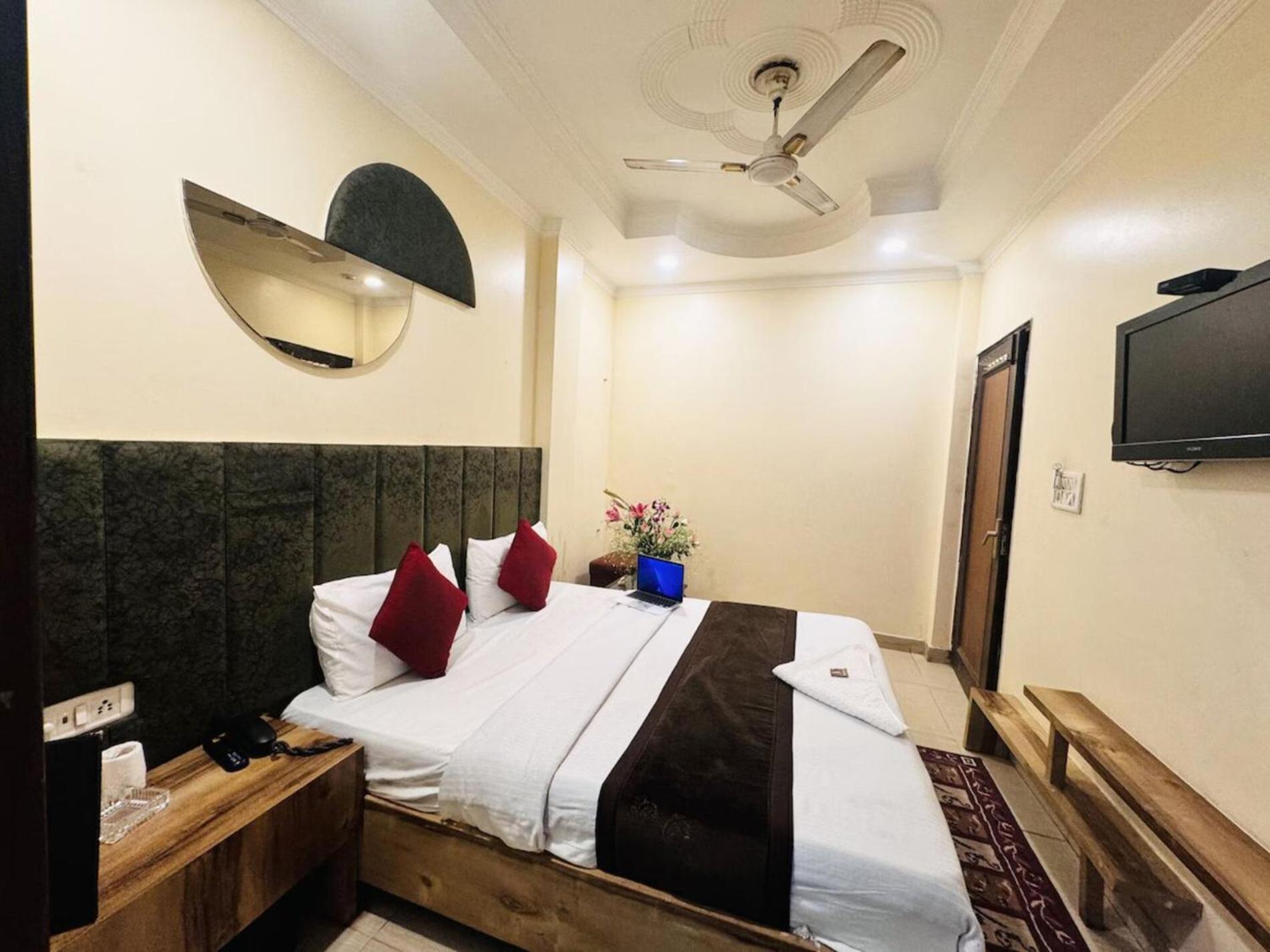 Jai Balag Railway Station Hotel